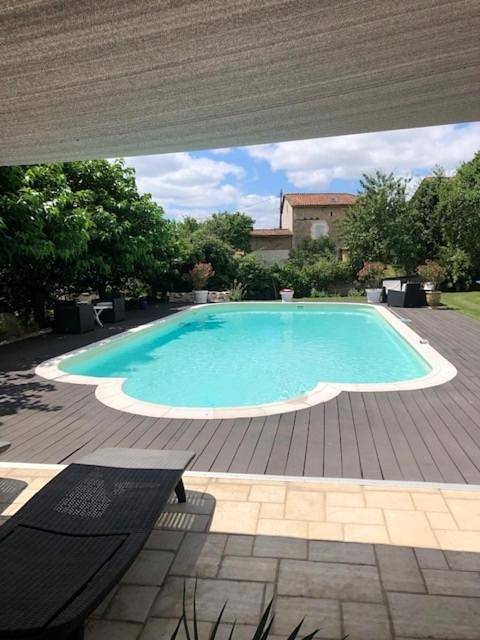 Location de vacances pour 10 personnes, avec jardin et piscine, animaux acceptés à Varaignes - 4