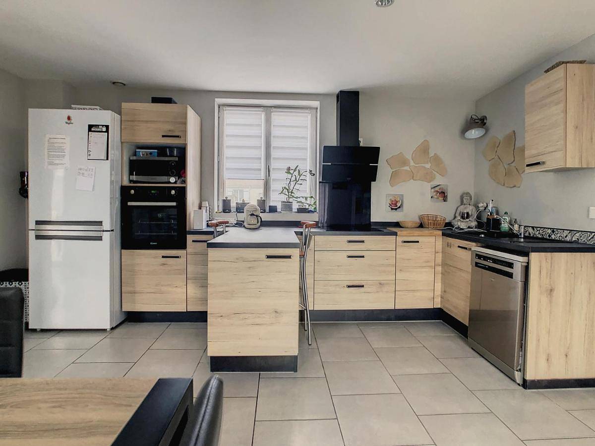 Three-Bedroom House in Salles-sur-Mer, Région de La Rochelle