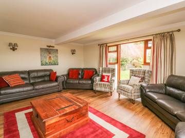 Cottage for 16 People in Powys, Mid-Wales, Photo 3