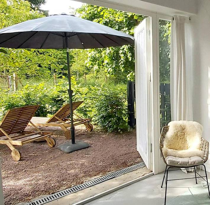 Location de vacances pour 2 personnes, avec piscine et vue ainsi que jardin et terrasse à Saint-Bonnet-Tronçais - 4