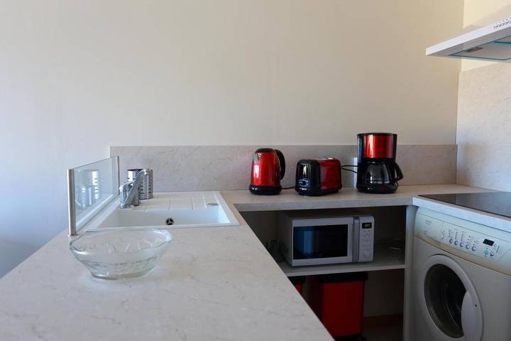 Chambre d’hôte pour 2 personnes, avec piscine et jardin, adapté aux familles à Saint-Amand-de-Coly - 4