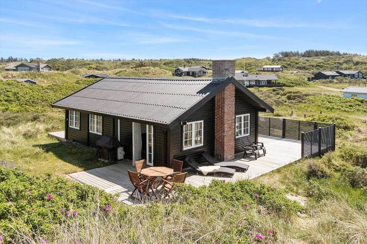 Ferieudlejning for 4 personer, med terrasse i Lønstrup