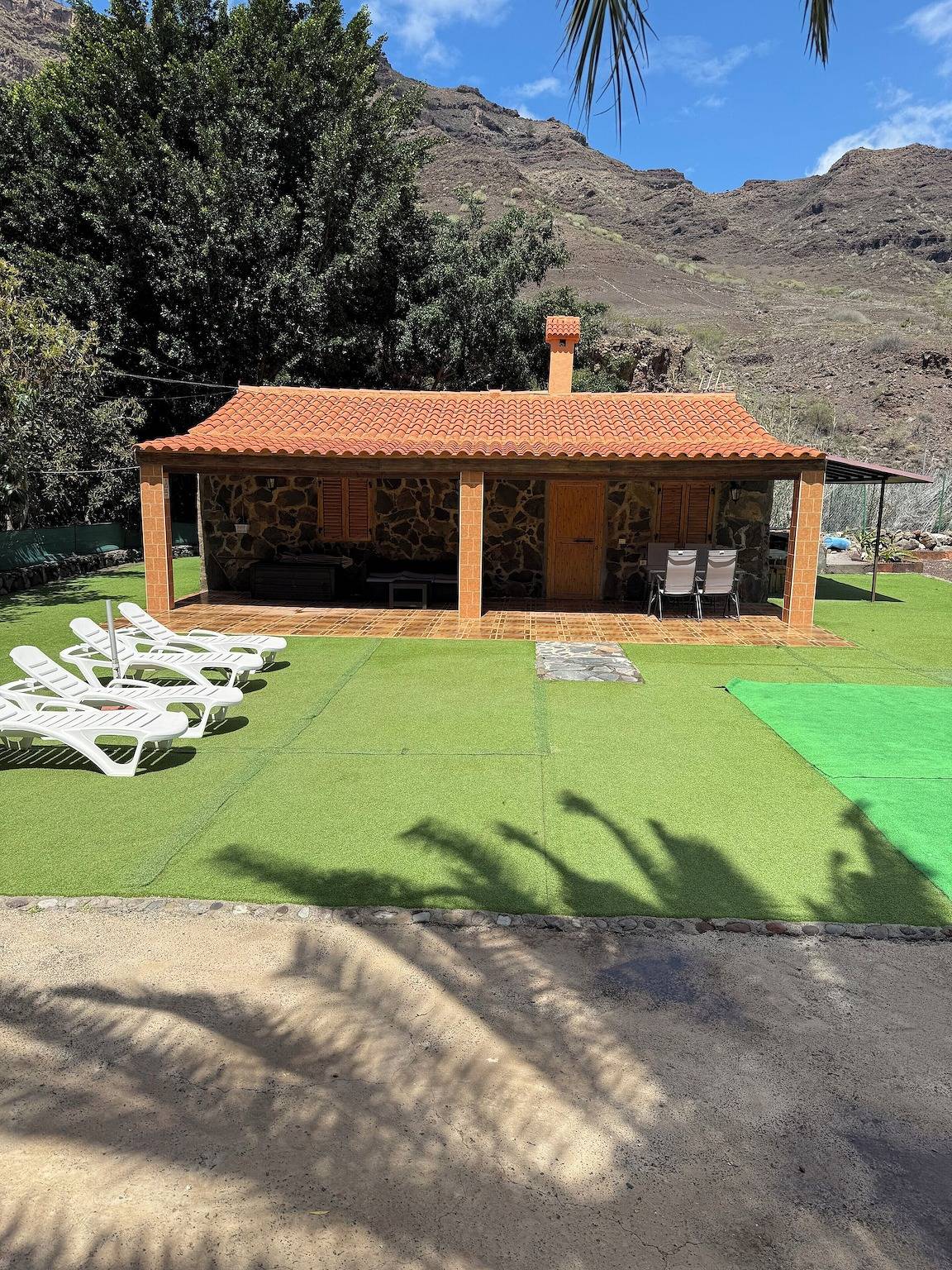 „Cañaon“ mit Bergblick, privatem Pool und Wlan in Las Casillas, Gran Canaria Süd