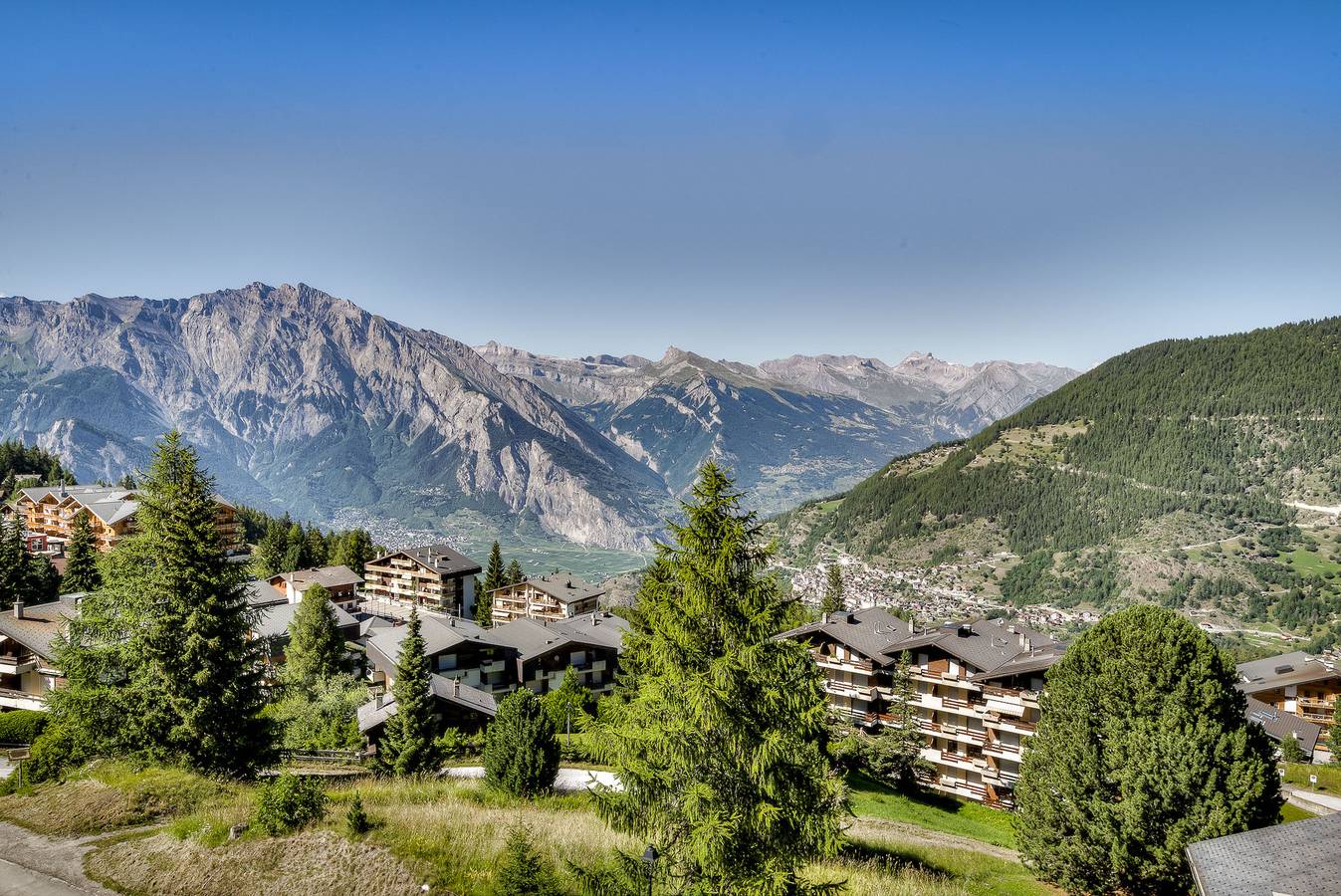 Entire apartment, Apartment The Penthouse Matins St Laurent in La Tzoumaz, Riddes