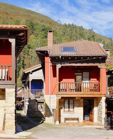 Casa rural para 4 personas, con balcón en Piloña