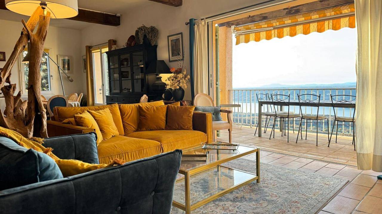 Three-Bedroom Villa in Aiguines, Région de Brignoles