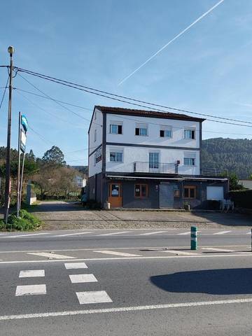 Gîte pour 2 personnes, avec jardin ainsi que vue et terrasse à Padrón