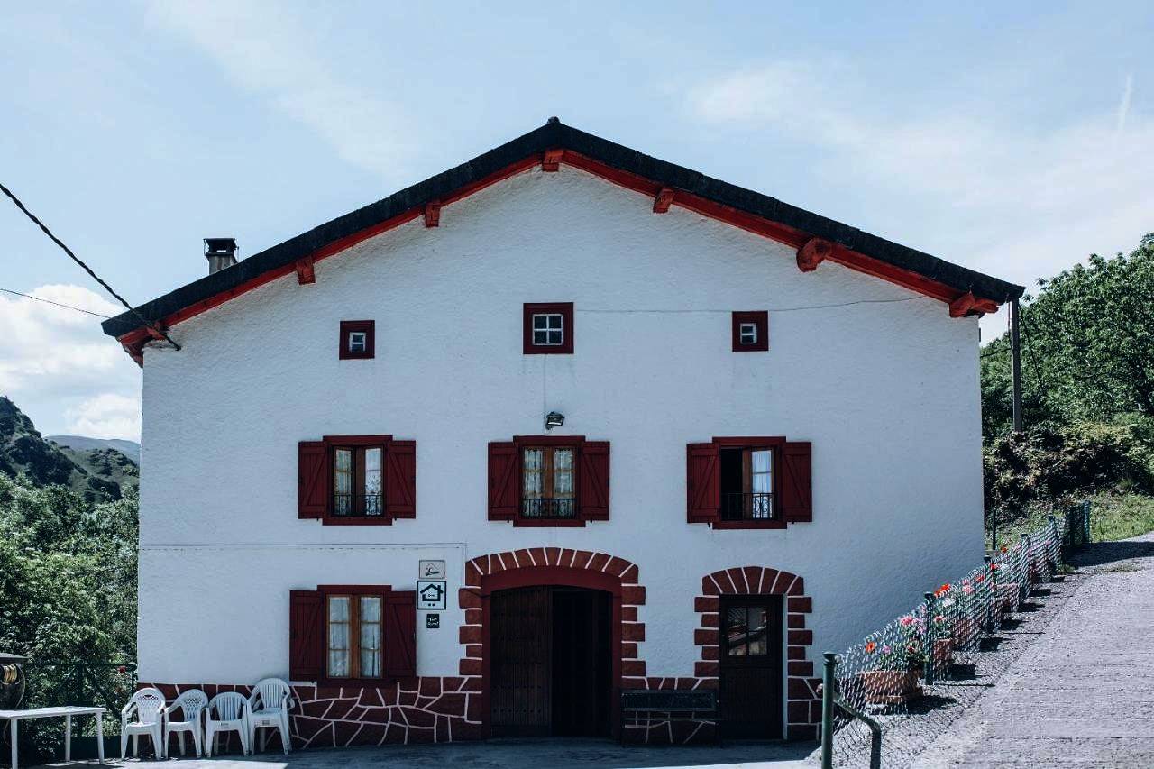 Casa Navarlaz S N in Valcarlos, Province de Navarra