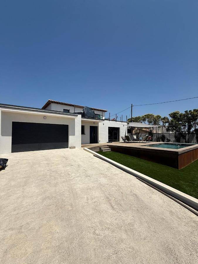 Villa pour 10 personnes, avec jacuzzi et piscine ainsi que jardin et balcon à Mauguio - 4
