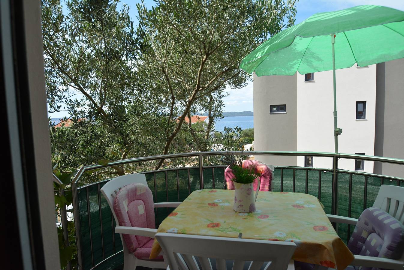 Ganze Wohnung, 1-Zimmer-Ferienwohnung mit Terrasse und Meerblick Kozino, Zadar A-5893-a in Zadar (Kommun), Zadar
