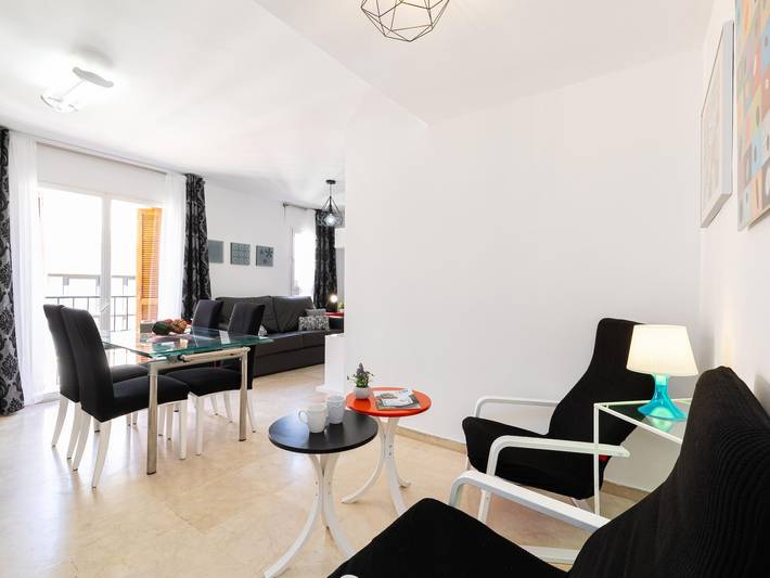 Ganze Ferienwohnung, Ferienwohnung für 4 Personen mit Balkon/Terrasse in Altstadt Málaga, Malaga