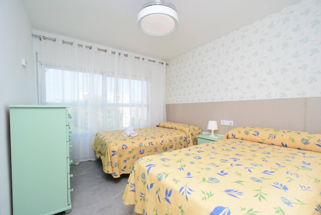 Apartamento entero, Apartamento de vacaciones para 3 personas con jardín in Benidorm, Costa Blanca