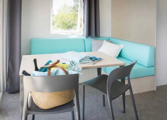 Mobil home pour 6 personnes, avec bassin pour enfant à Ambon - 2