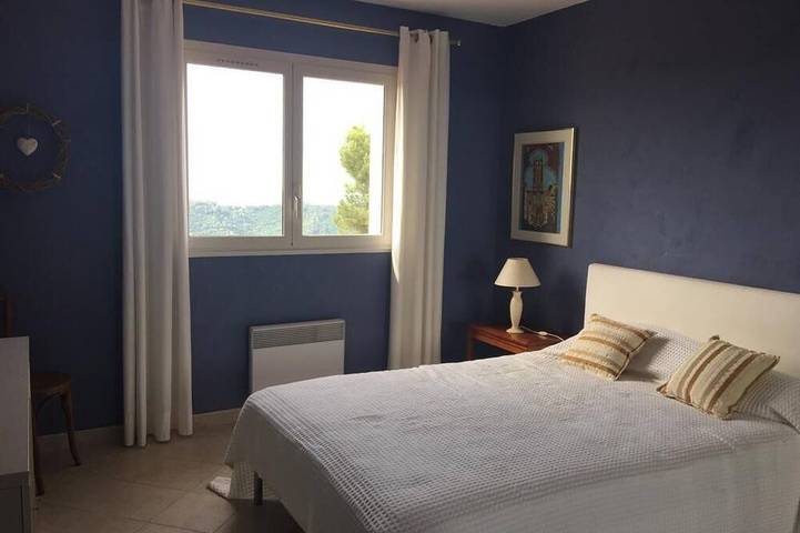 Stunning Holiday Villa With Pool and Garden in Tourrettes in Tourrettes-sur-Loup, Costa mediterránea (Francia)