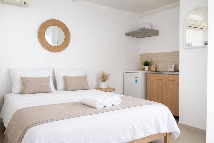 Maison d’hôte pour 2 personnes, avec terrasse et vue dans Palaiochora - 3