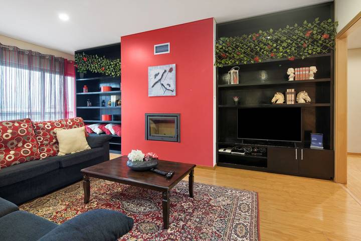 Entire apartment, Apartment 'T3 - Sao Pedro 2' with Sea View, Wi-Fi and Air Conditioning in São Miguel Island, Ponta Delgada