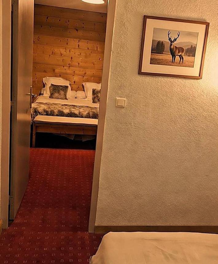 Hôtel pour 4 personnes, avec jardin et sauna ainsi que vue et piscine à Montclar - 4