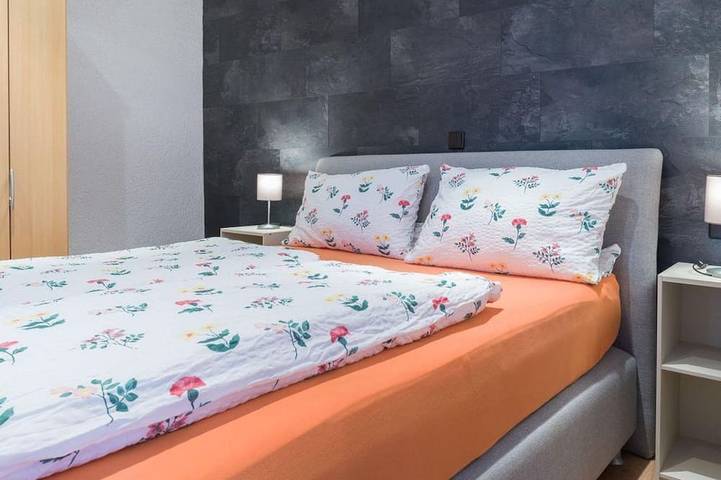 Ganze Wohnung, Ferienwohnung Haus Rosi Eg - Ferienwohnung Haus Rosi in Weiskirchen, Saar-Nahe-Bergland