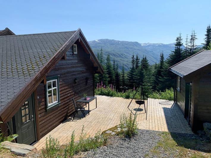 Feriehus for 8 personer, Jacuzzi og Terrasse i tillegg til Sauna og Utsikt i Odda 