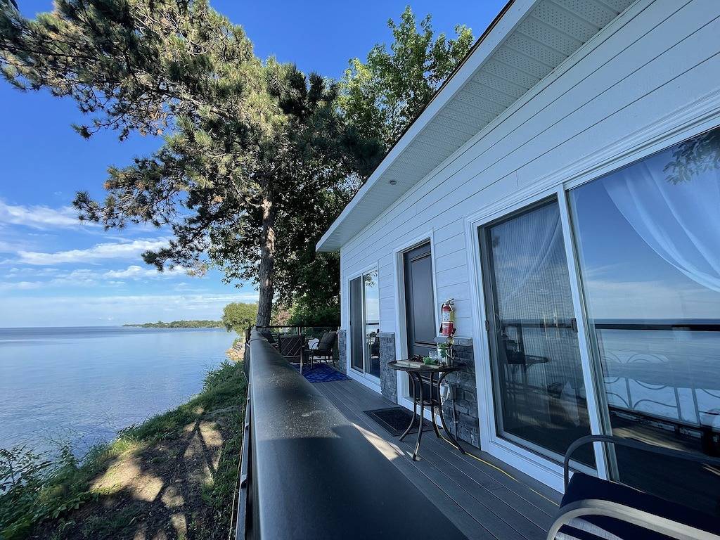 Cottage Niagara Direct Waterfront in Niagara Fälle