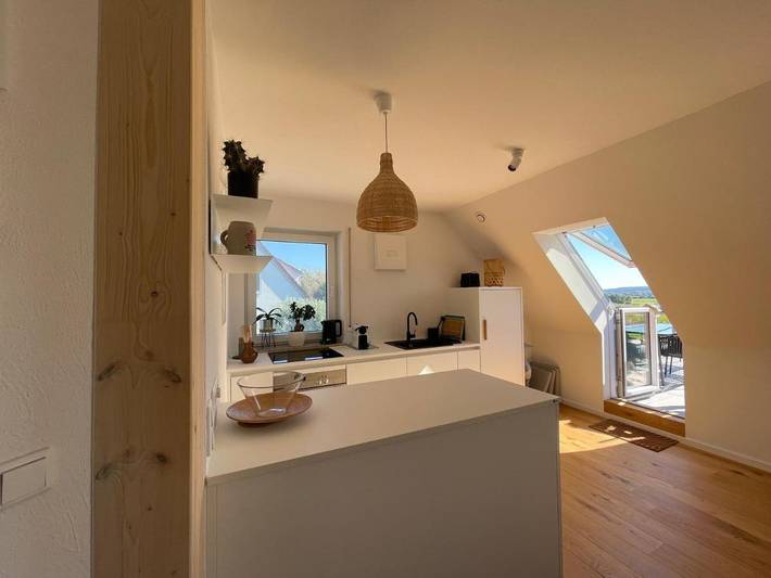 Ferienwohnung für 4 Personen, mit Balkon und Terrasse sowie Seeblick und Ausblick in Altmühlsee