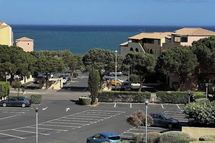 Appartement de vacances pour 4 personnes, avec balcon ainsi que jacuzzi et piscine à Fleury