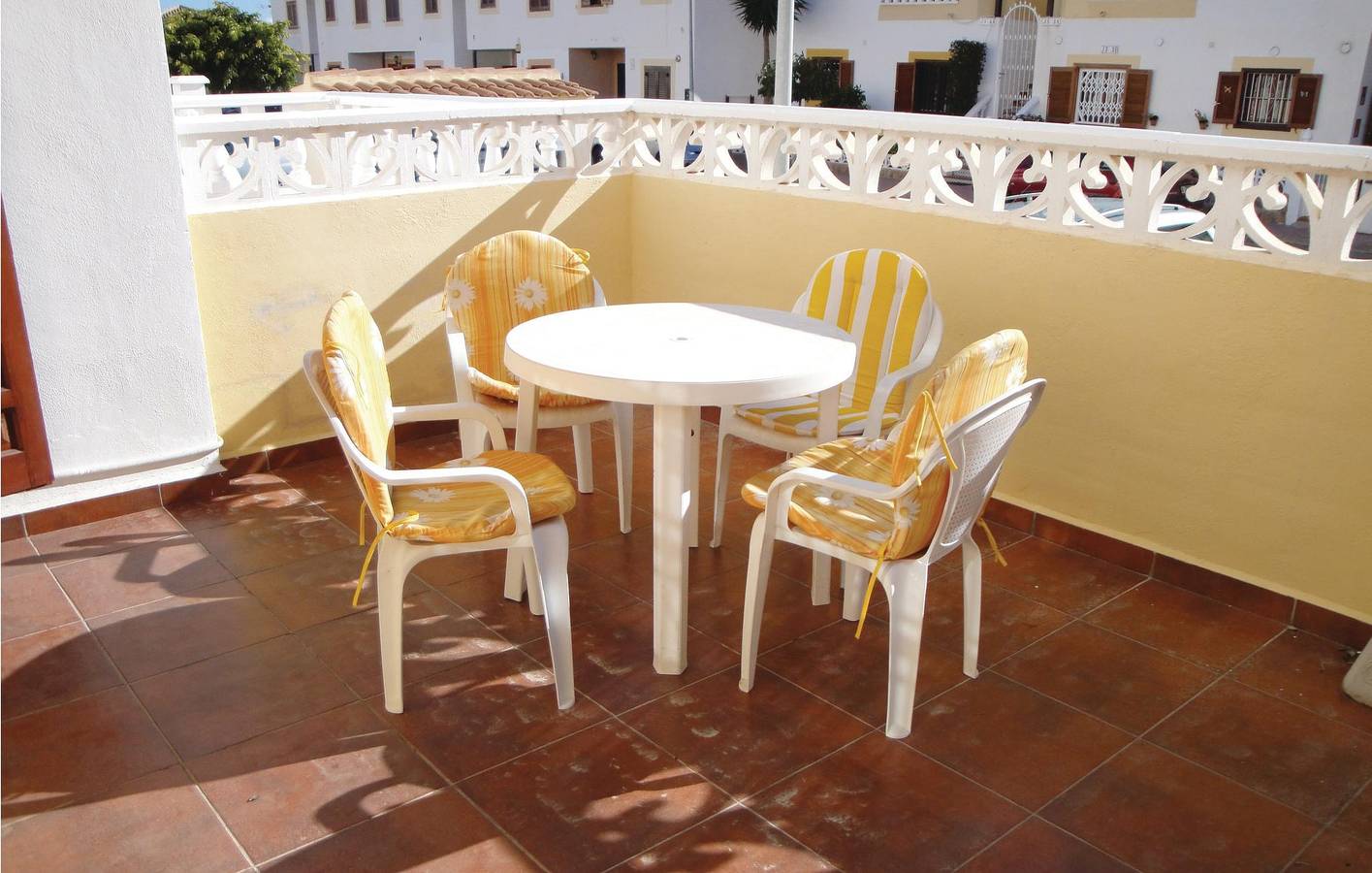 Ganze Ferienwohnung, Terrassenwohnung 1.5km zum Strand mit AC & TV in Orihuela, Costa Blanca