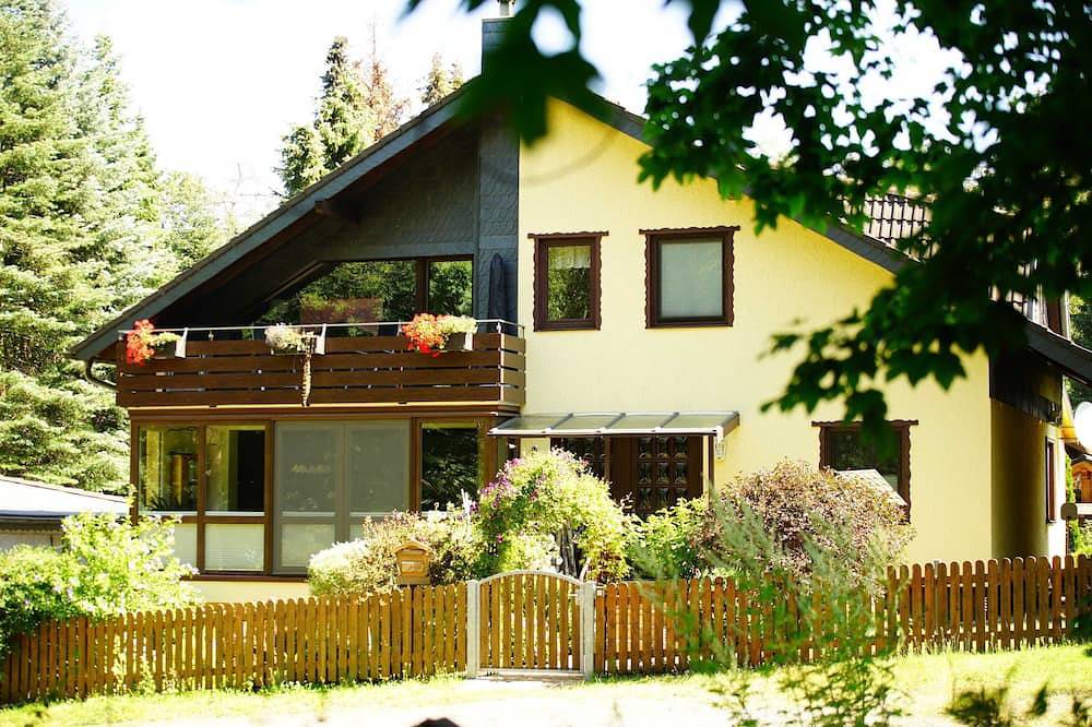 Ganze Wohnung, 4 Personen Ferienwohnung im Wald mit Kamin, 84m², 3 Zimmer - 4 Personen in Bad Harzburg, Harzvorland