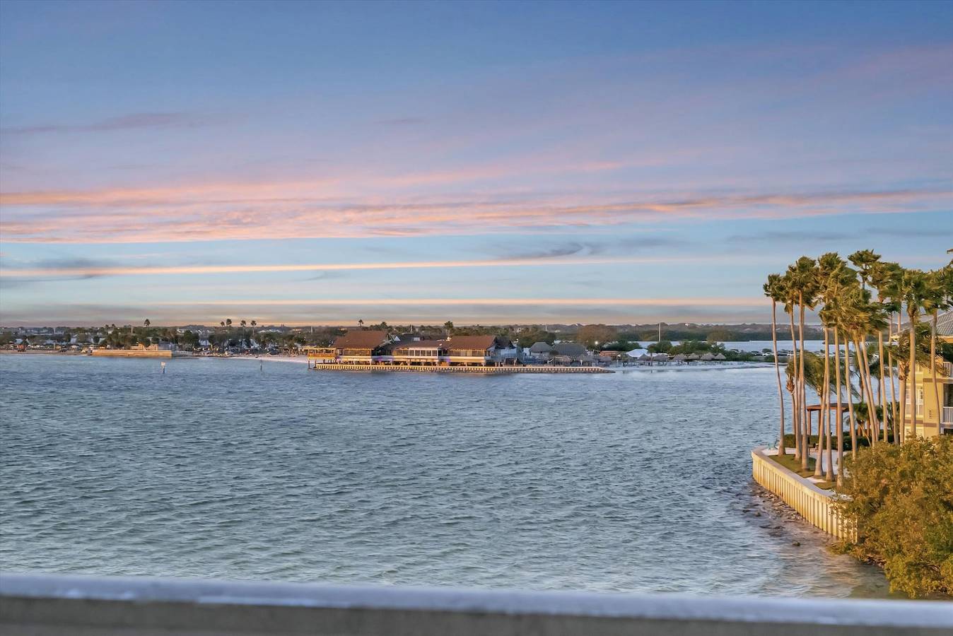 Apartamento entero, Waterfront Resort Condo Balcony Heated Pool in Tampa, Tampa Bay