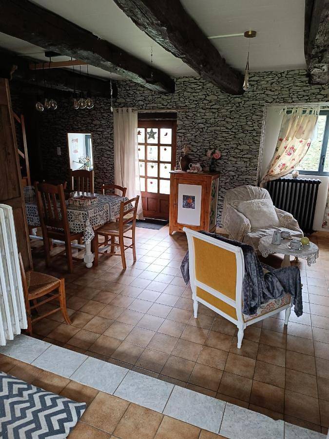 Gîte pour 3 personnes, avec Terrasse et Jardin à Cléden-Poher