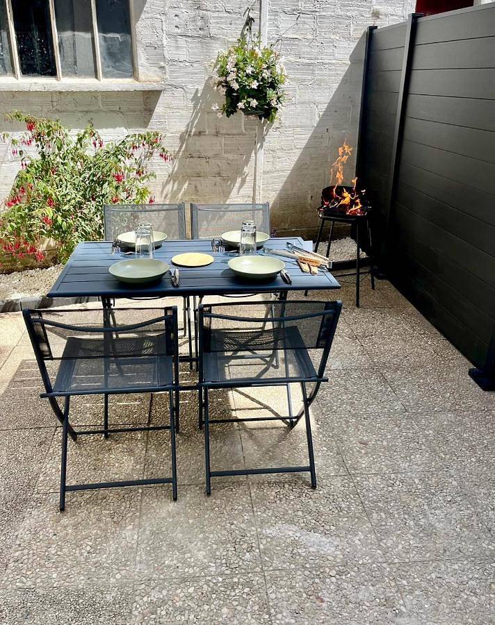 Appartement entier, Charming Stay - Private Terrace - 20 min Disney in Meaux, Seine-et-Marne