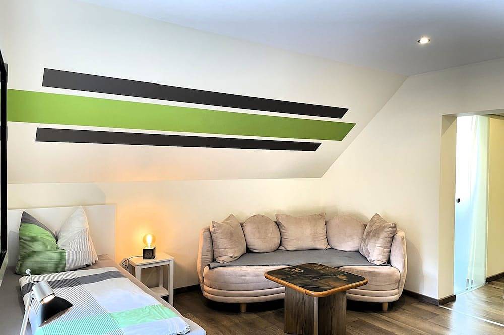 Ganze Wohnung, Zimmer 1 - Zimmer & Ferienwohnung Steuer in Lauta, Oberlausitz-Niederschlesien
