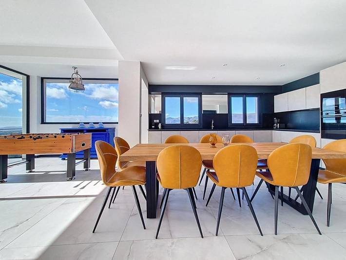 Location de vacances pour 11 personnes, avec piscine ainsi que vue et terrasse, animaux acceptés à Aspremont - 3