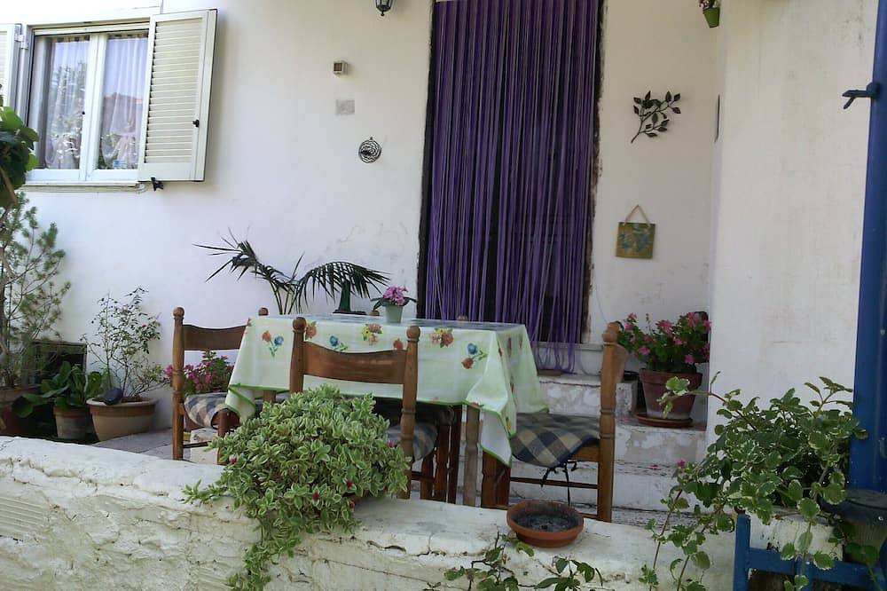 Bonito apartamento con jardín con vistas al mar in Scauri, Provincia de Latina