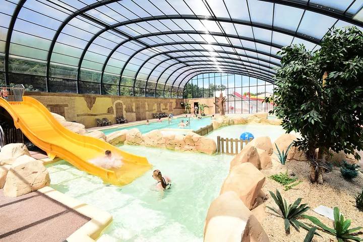 Mobil home pour 4 personnes, avec terrasse et vue ainsi que piscine et sauna à Saint-Julien-des-Landes - 2