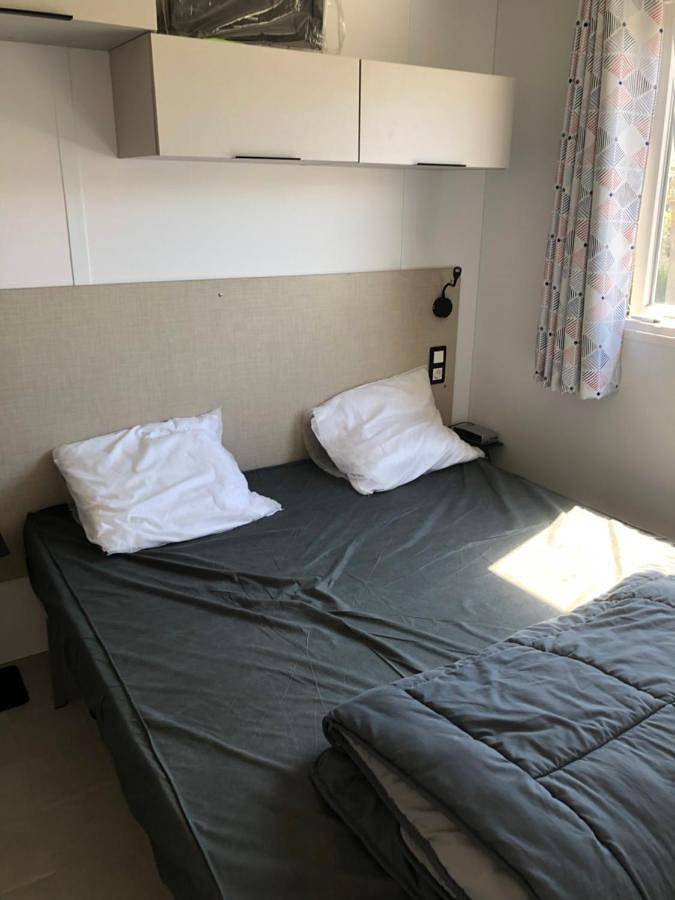 Camping pour 6 personnes, avec sauna et piscine ainsi que vue et terrasse, animaux acceptés à Sète - 4