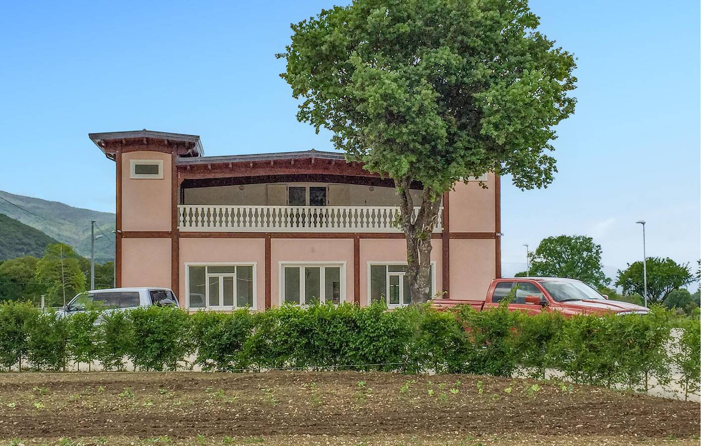 Apartamento vacacional entero, Acogedor Apartamento: Aparcamiento, TV, Cama Doble, Cocina, WiFi cerca del Lago in Lecce nei Marsi, Parque Nacional de los Abruzos