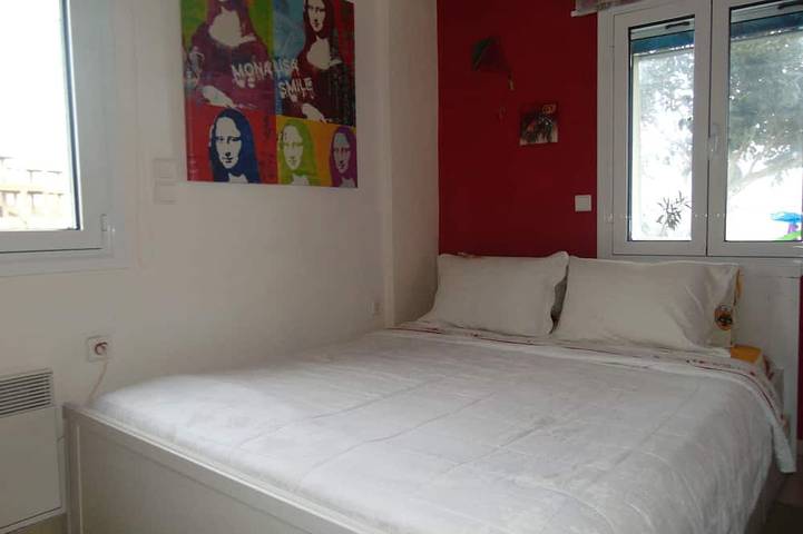 Location de vacances pour 3 personnes, avec balcon ainsi que jacuzzi et jardin dans Perivolos - 2