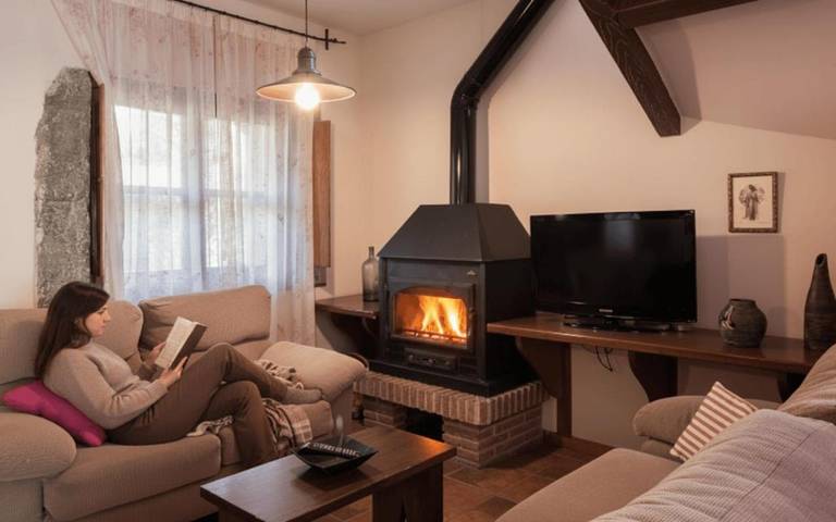 Casa rural para 7 personas, con vistas y piscina además de vistas al lago y jardín en Valle del Ambroz - 3