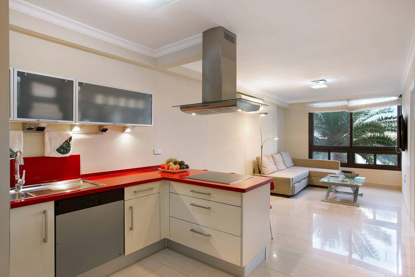 Apartamento entero, Apartamento "Sueño de verano y playa" con vistas al mar y Wi-Fi in Arguineguín, Gran Canaria Sur