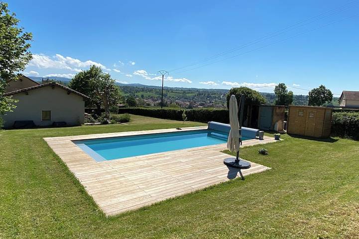 Location de vacances pour 6 personnes, avec Terrasse et Jardin à Charlieu