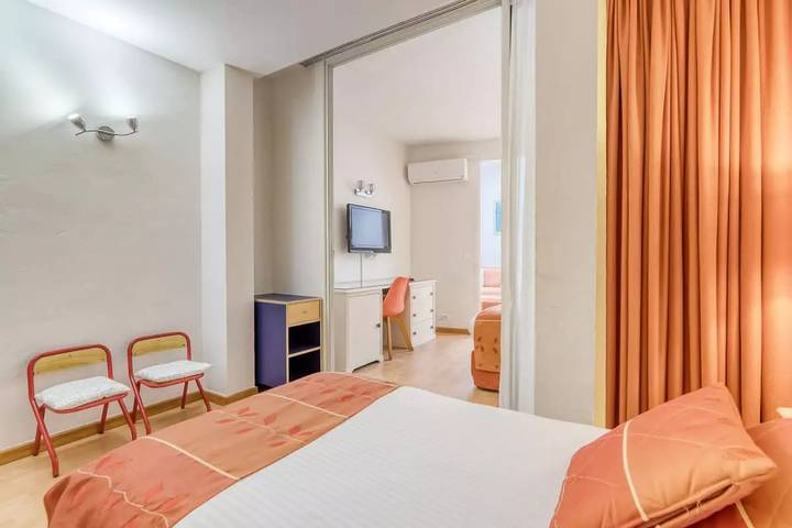 Gîte pour 5 personnes, avec terrasse et vue dans Plage Saint-Clair - 4