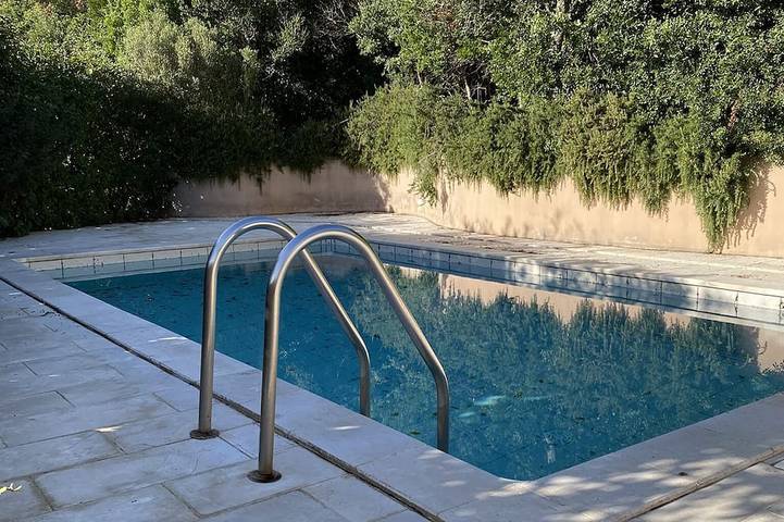 Casa vacanza per 5 persone, con idromassaggio e terrazza nonché giardino e piscina, con animali domestici - 1