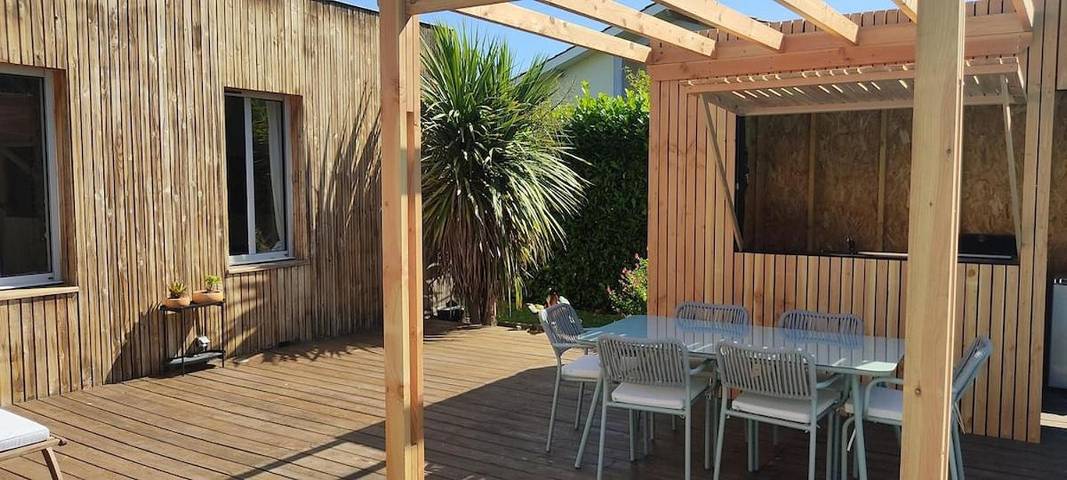 Location de vacances pour 8 personnes, avec piscine ainsi que terrasse et jardin à Blanquefort - 2