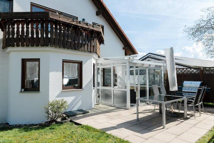 Ferienwohnung für 5 Personen, mit Terrasse und Garten in Rottenburg