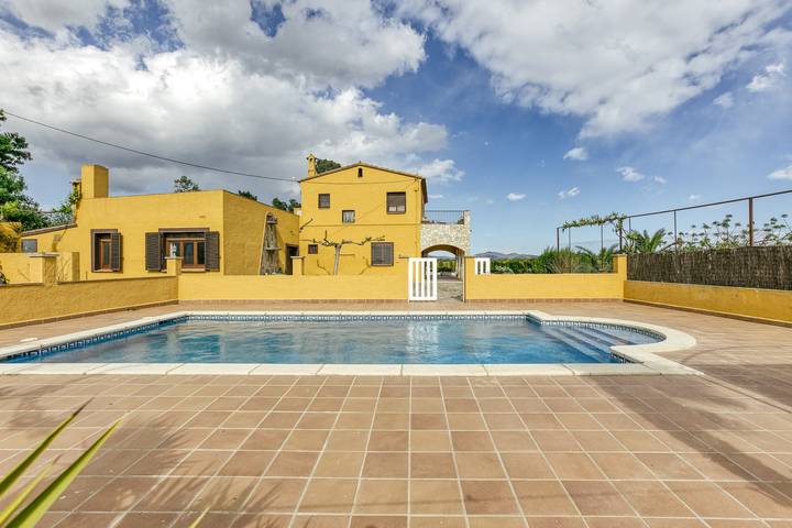 Casa rural para 15 personas, con Jardín en Figueras - 3