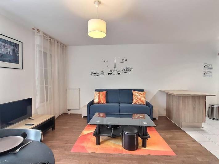 Gîte pour 4 personnes, avec terrasse dans Gare Du Val D Europe