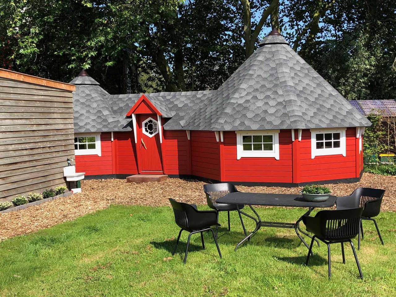 Wunderschön gelegenes finnisches Ferienhaus für 4 Personen in Roderwolde bei Groningen in Drenthe