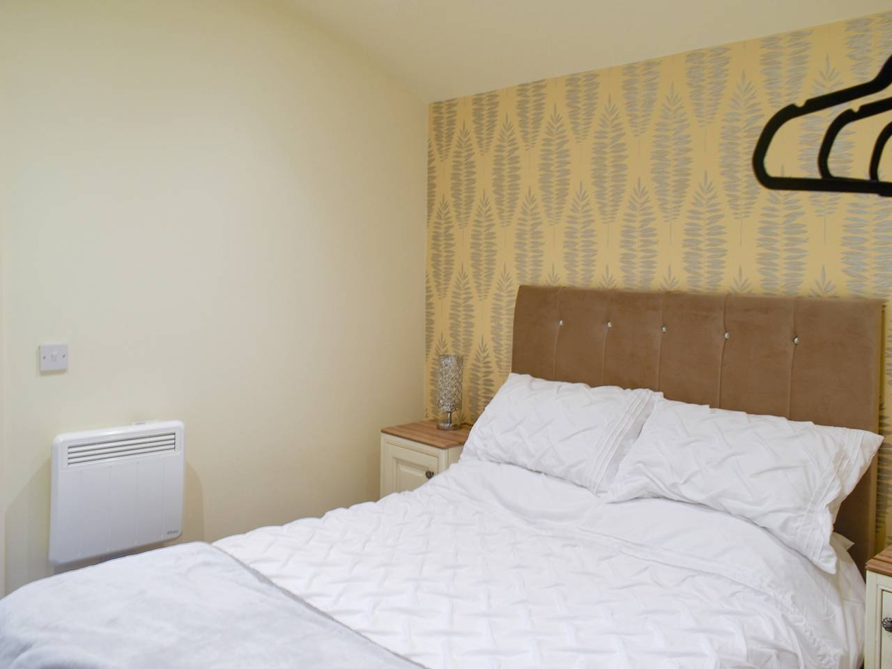 Shepherds Hut 1 at Laddingford - Uk32531 in Yalding, Kent