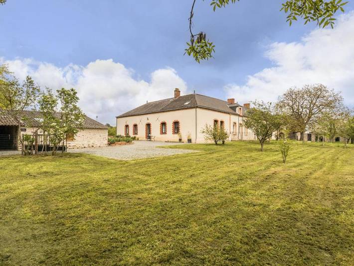 Location de vacances pour 6 personnes, avec Terrasse et Jardin à Varades